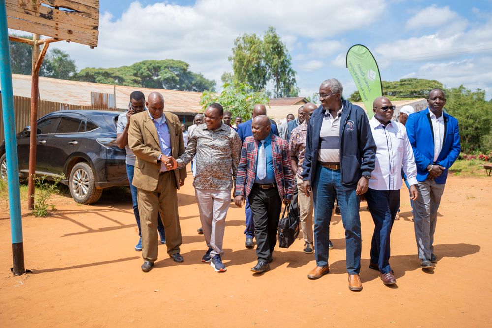 Jumbo Chem leadership arriving at Kasunguni Secondary School